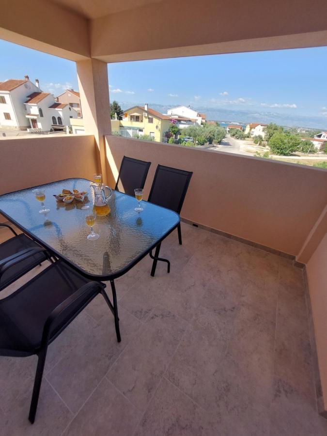 Holiday Home Aria Nin Bagian luar foto